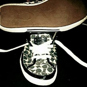 Great condition womans size 6 Coach sneakers